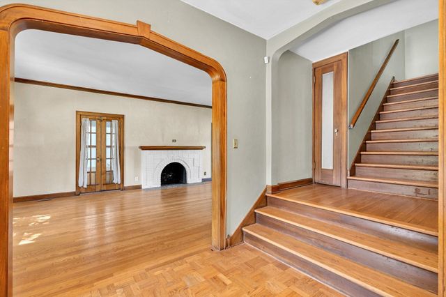 195 N Dellrose, Wichita, KS 67208