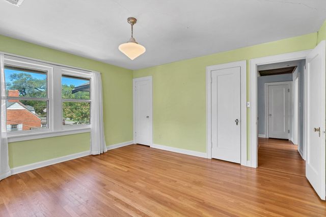 195 N Dellrose, Wichita, KS 67208