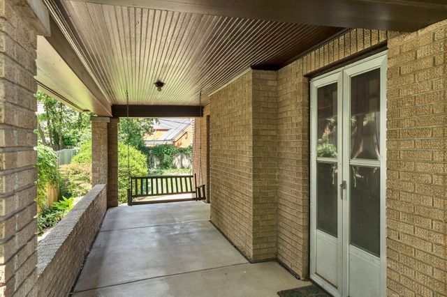 195 N Dellrose, Wichita, KS 67208