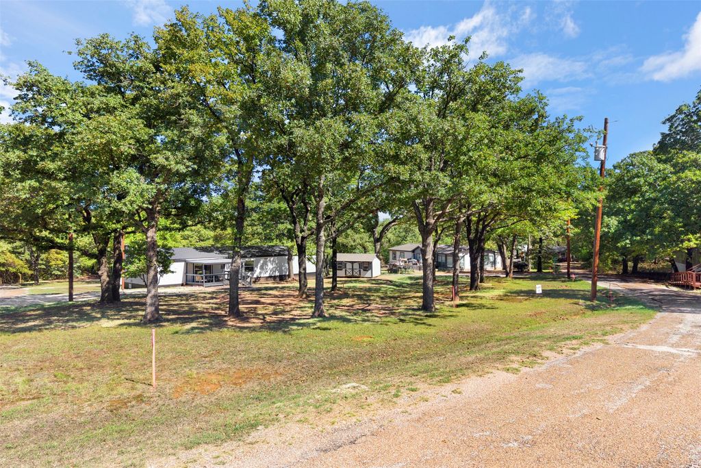 442 & 443 Hickory, Alvarado, TX 76009 — exterior