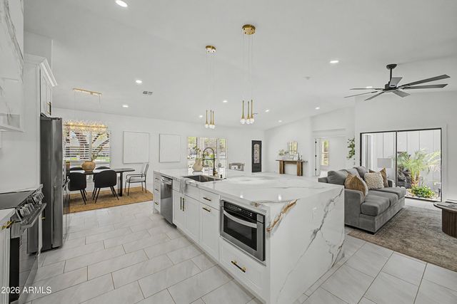 13016 N 1ST Place, Phoenix, AZ 85022