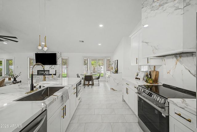 13016 N 1ST Place, Phoenix, AZ 85022