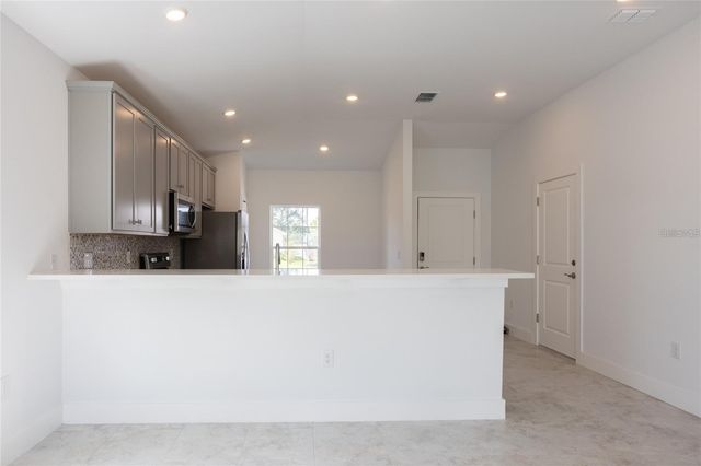 605 ROSE APPLE CIRCLE, Port Charlotte, FL 33954