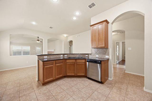 714 Bastrop Drive, Arlington, TX 76002