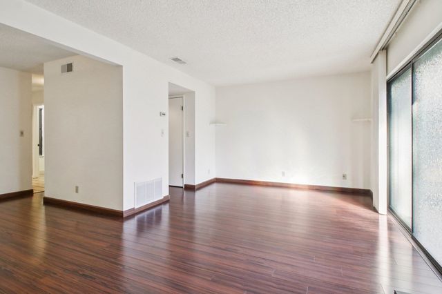 302 Ash Ln, El Sobrante, CA 94803