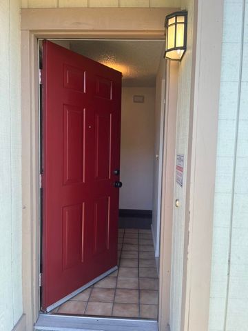 302 Ash Ln, El Sobrante, CA 94803