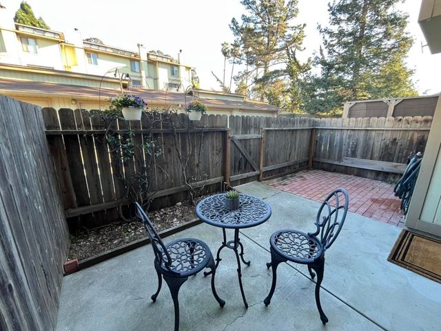 302 Ash Ln, El Sobrante, CA 94803