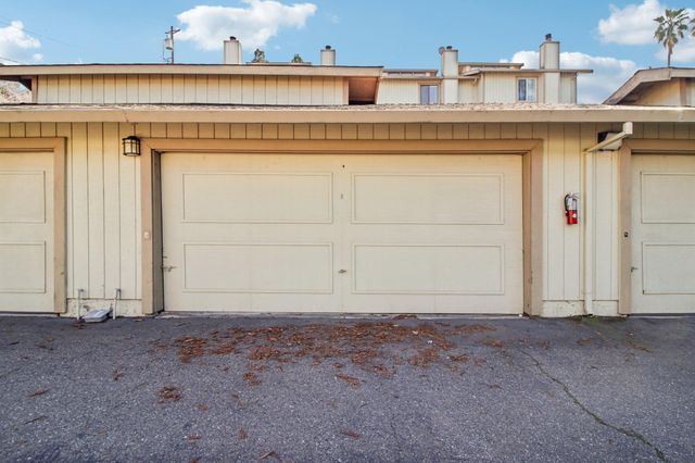 302 Ash Ln, El Sobrante, CA 94803