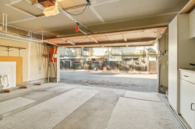 302 Ash Ln, El Sobrante, CA 94803