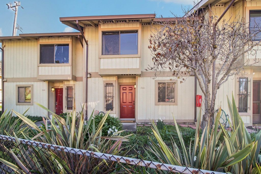 302 Ash Ln, El Sobrante, CA 94803