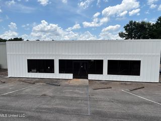 704 W Frontage Drive, Wiggins, MS 39577