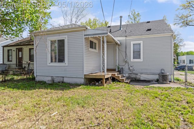 23435 Vance Avenue, Hazel Park, MI 48030