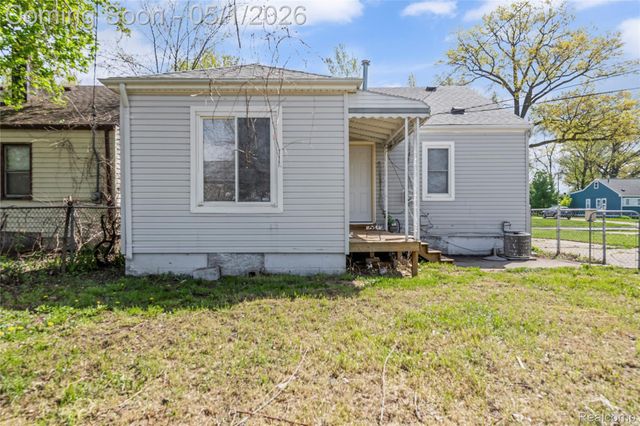 23435 Vance Avenue, Hazel Park, MI 48030