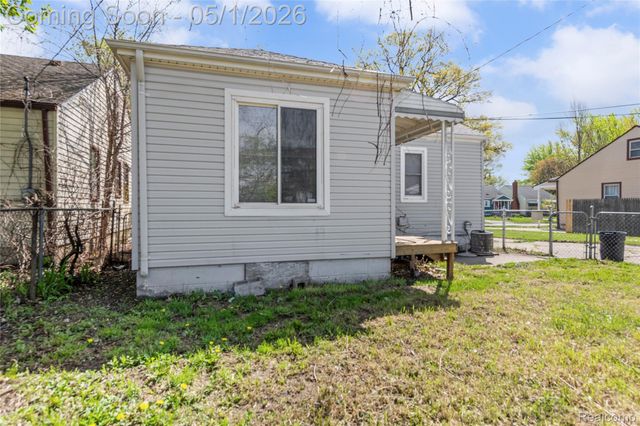 23435 Vance Avenue, Hazel Park, MI 48030