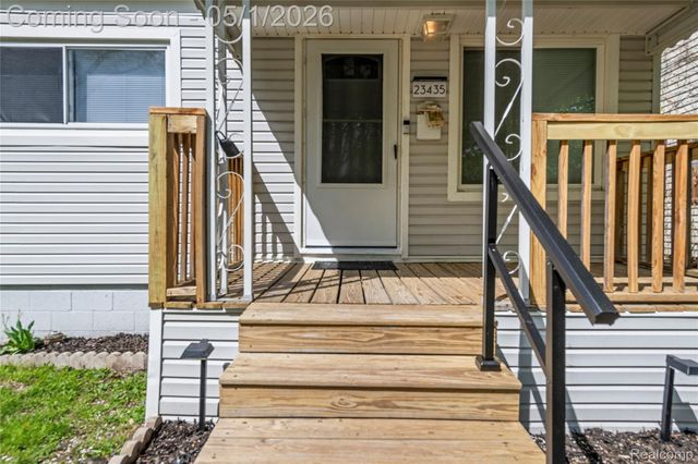 23435 Vance Avenue, Hazel Park, MI 48030