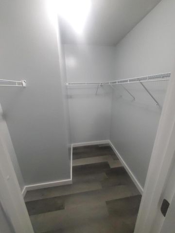 913 7th STREET S, La Crosse, WI 54601