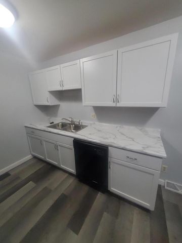 913 7th STREET S, La Crosse, WI 54601