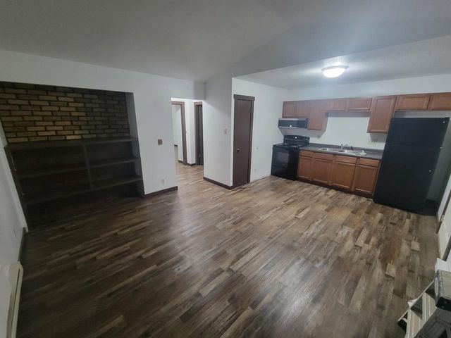 913 7th STREET S, La Crosse, WI 54601