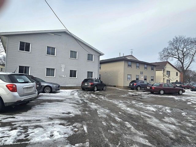 913 7th STREET S, La Crosse, WI 54601