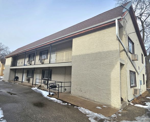 913 7th STREET S, La Crosse, WI 54601