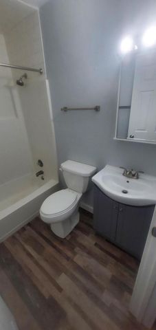 913 7th STREET S, La Crosse, WI 54601