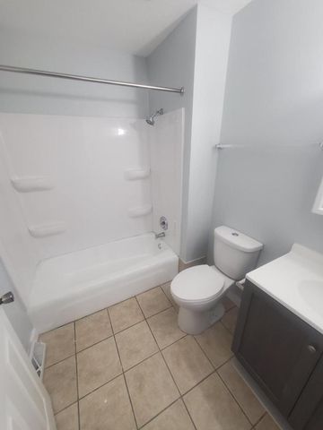 913 7th STREET S, La Crosse, WI 54601