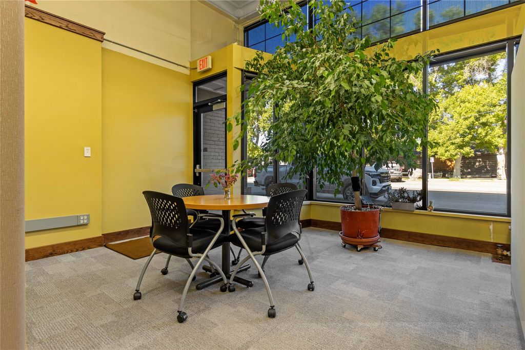 28 S Montana Street, Dillon, MT 59725 photo 2