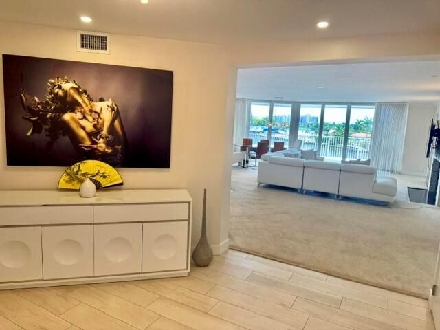 3100 NE 47th Court 401, Fort Lauderdale, FL 33308