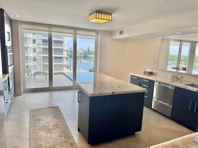 3100 NE 47th Court 401, Fort Lauderdale, FL 33308