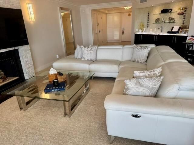 3100 NE 47th Court 401, Fort Lauderdale, FL 33308
