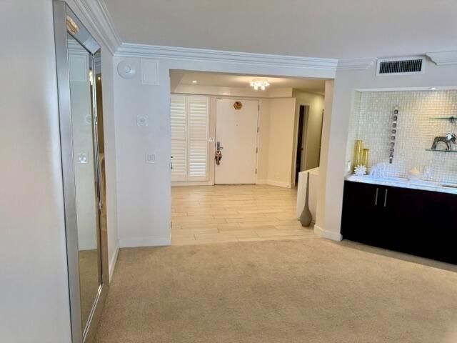 3100 NE 47th Court 401, Fort Lauderdale, FL 33308