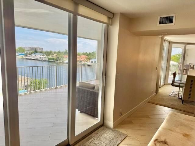 3100 NE 47th Court 401, Fort Lauderdale, FL 33308