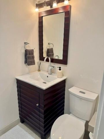 3100 NE 47th Court 401, Fort Lauderdale, FL 33308