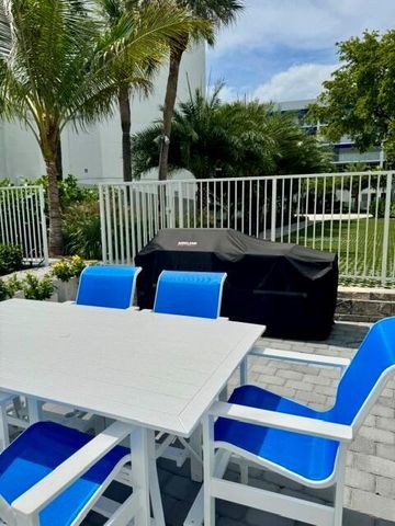 3100 NE 47th Court 401, Fort Lauderdale, FL 33308
