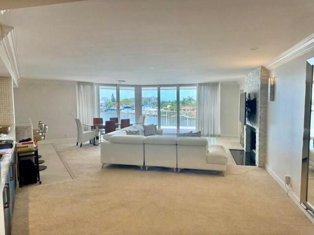 3100 NE 47th Court 401, Fort Lauderdale, FL 33308