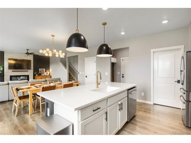 2001 Rosette Pl, Castle Rock, CO 80104