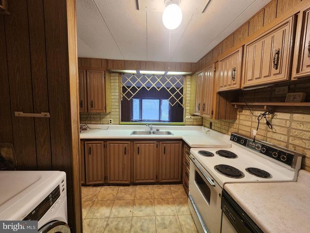 600 PARK HILL DR, Manheim, PA 17545