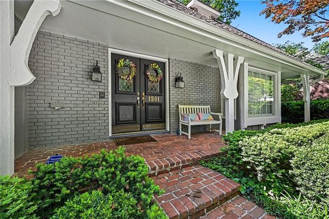 1901 W 69th Street, Mission Hills, KS 66208