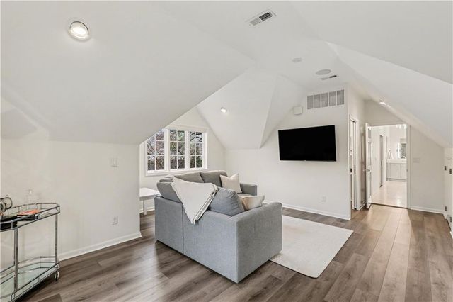 1901 W 69th Street, Mission Hills, KS 66208