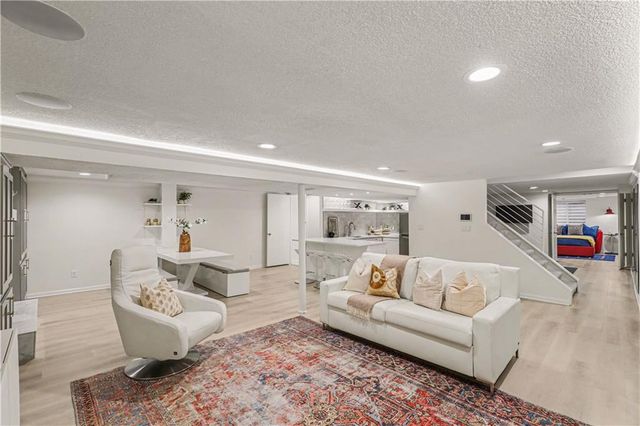 1901 W 69th Street, Mission Hills, KS 66208