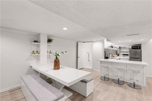 1901 W 69th Street, Mission Hills, KS 66208