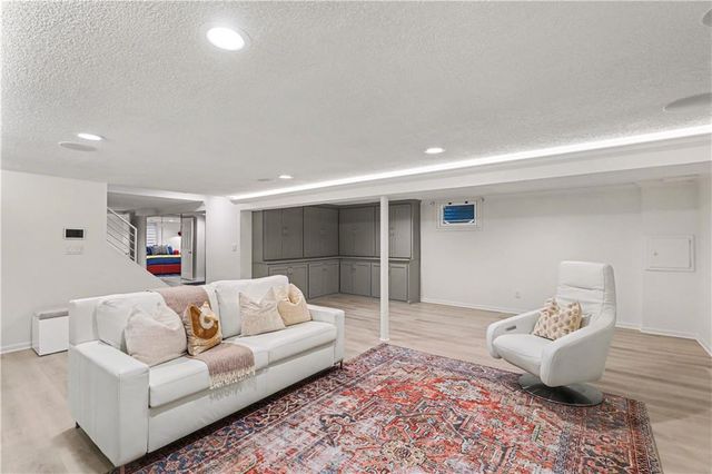 1901 W 69th Street, Mission Hills, KS 66208