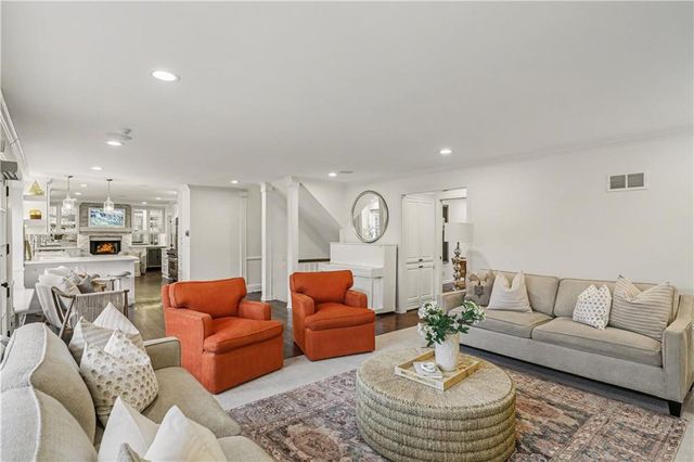 1901 W 69th Street, Mission Hills, KS 66208