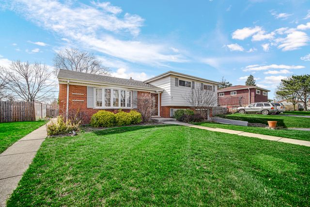 136 N School Street, Addison, IL 60101