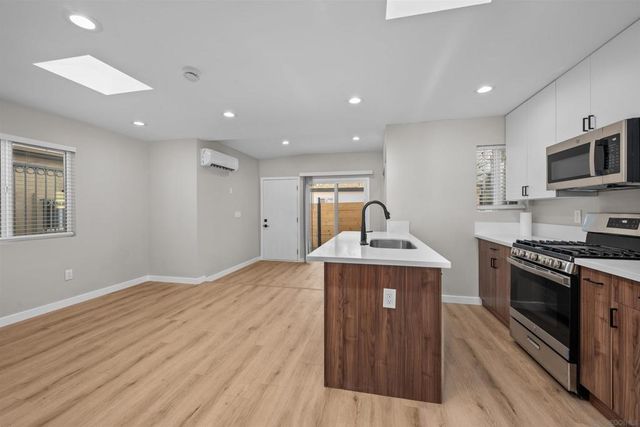 1566 Reed Ave, San Diego, CA 92109