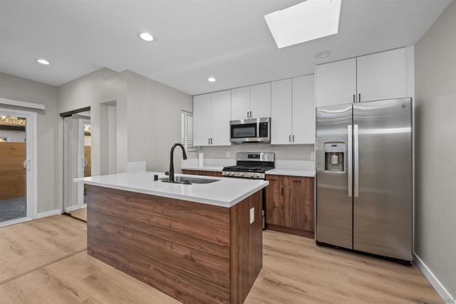 1566 Reed Ave, San Diego, CA 92109
