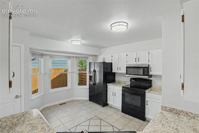 3483 Mountainside Drive, Colorado Springs, CO 80918