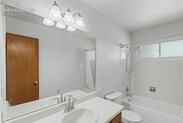 3483 Mountainside Drive, Colorado Springs, CO 80918