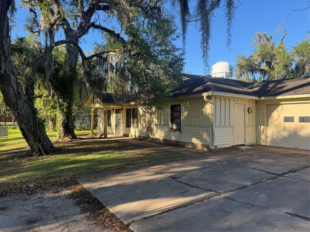 513 Dogwood Street, Brazoria, TX 77422