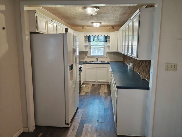 1828 S Millwood St, Wichita, KS 67213